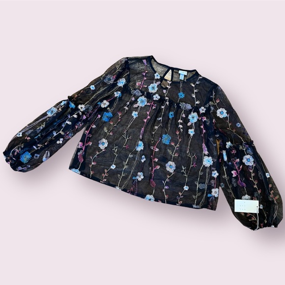 A New Day Sheer Embroidered Floral Top Size Medium NWT - Picture 3 of 12